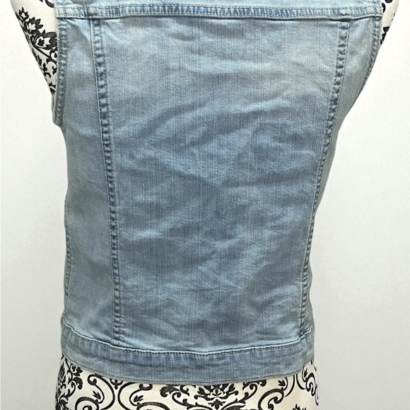 GAP Blue Jean Jacket Sleeveless Light Wash - Picture 5 of 6